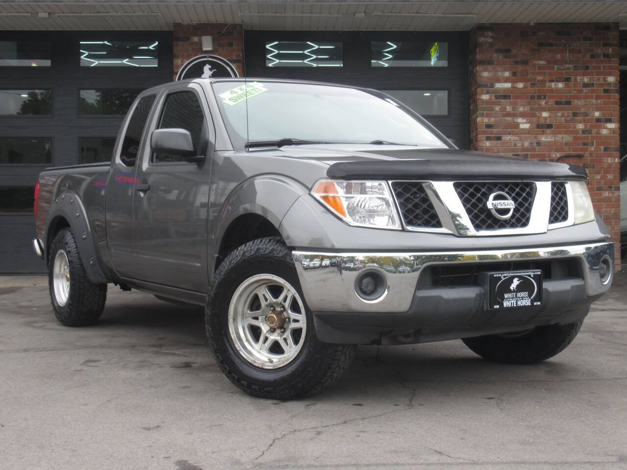 Used 2008 Nissan Frontier SE w/ SE Value Truck Pkg AWD/4WD image 1