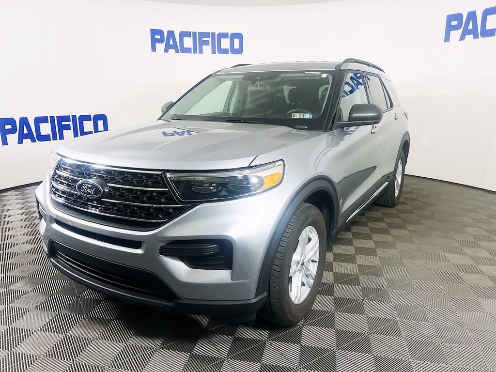 Certified 2024 Ford Explorer XLT AWD/4WD image 3