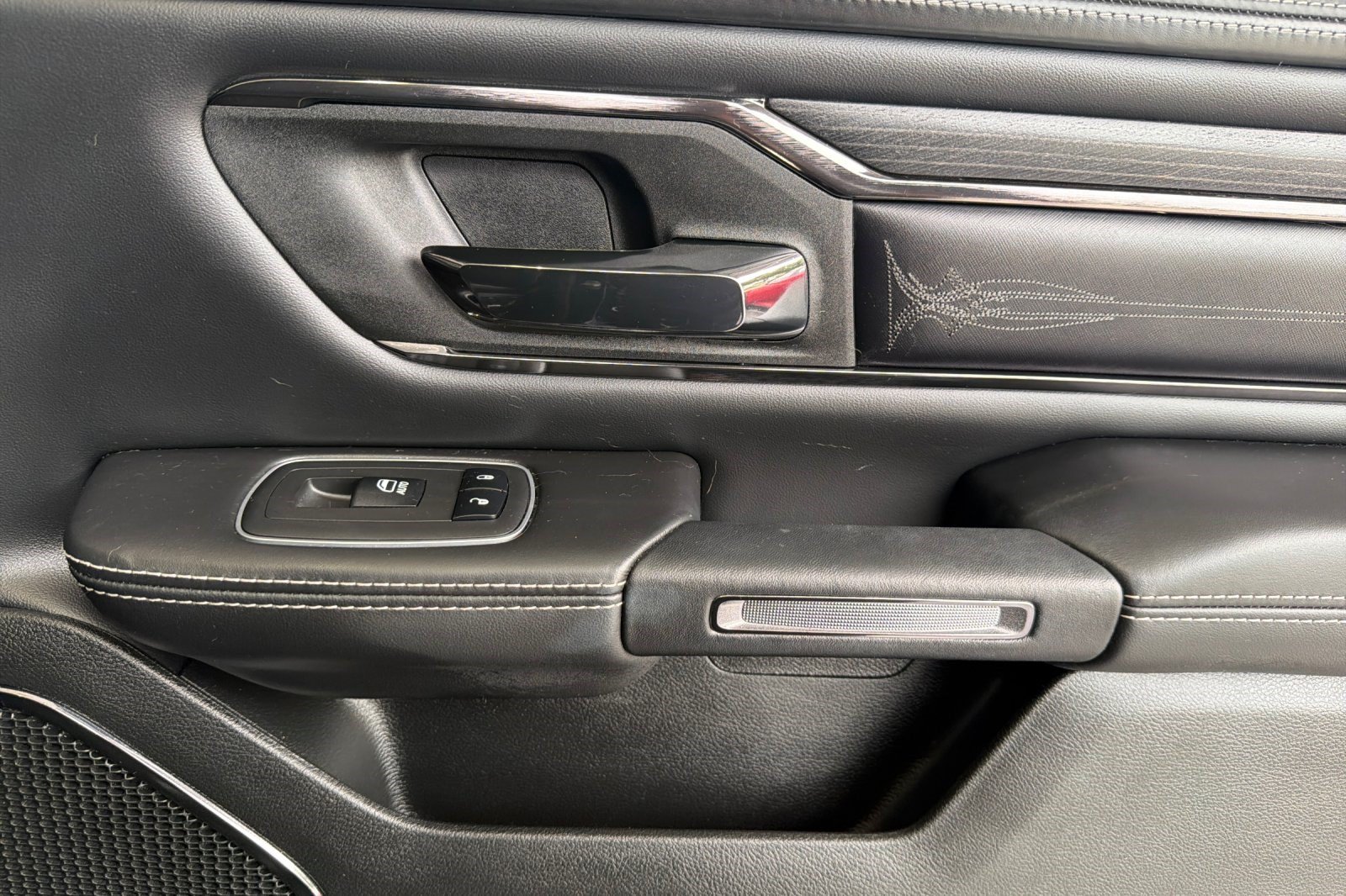 Used 2023 RAM 1500 Limited AWD/4WD image 21