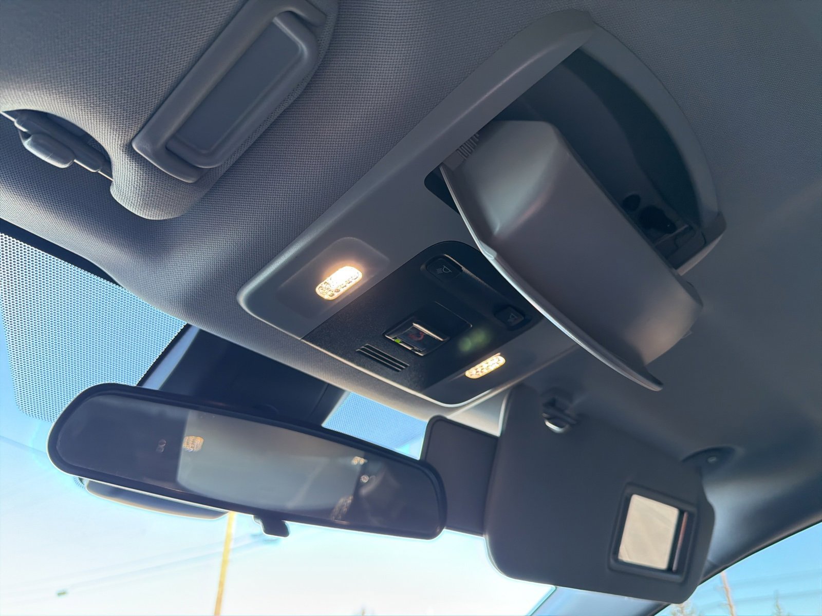 Used 2020 Toyota Camry LE image 59