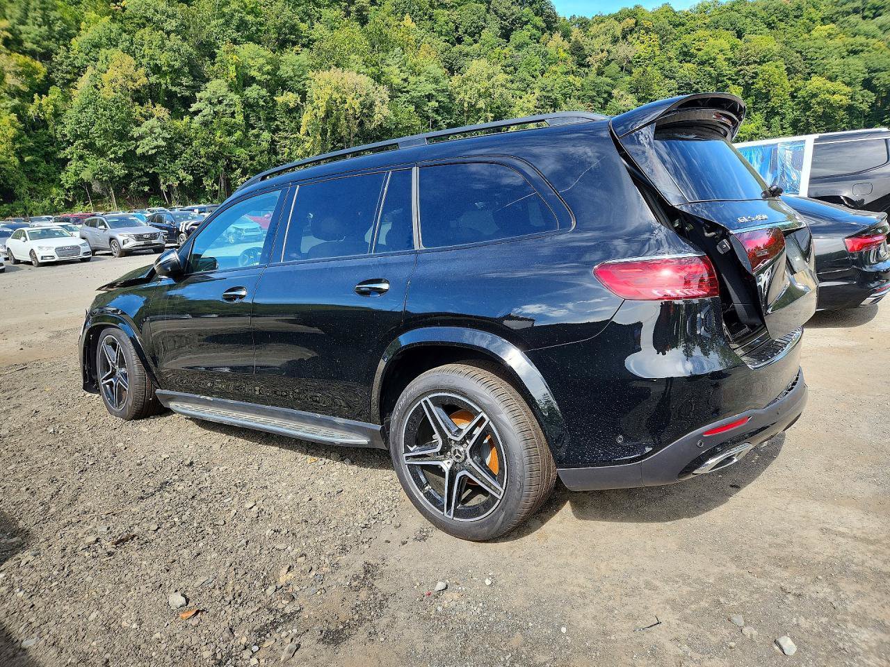 Used 2026 Mercedes-Benz GLS 450 4MATIC image 4