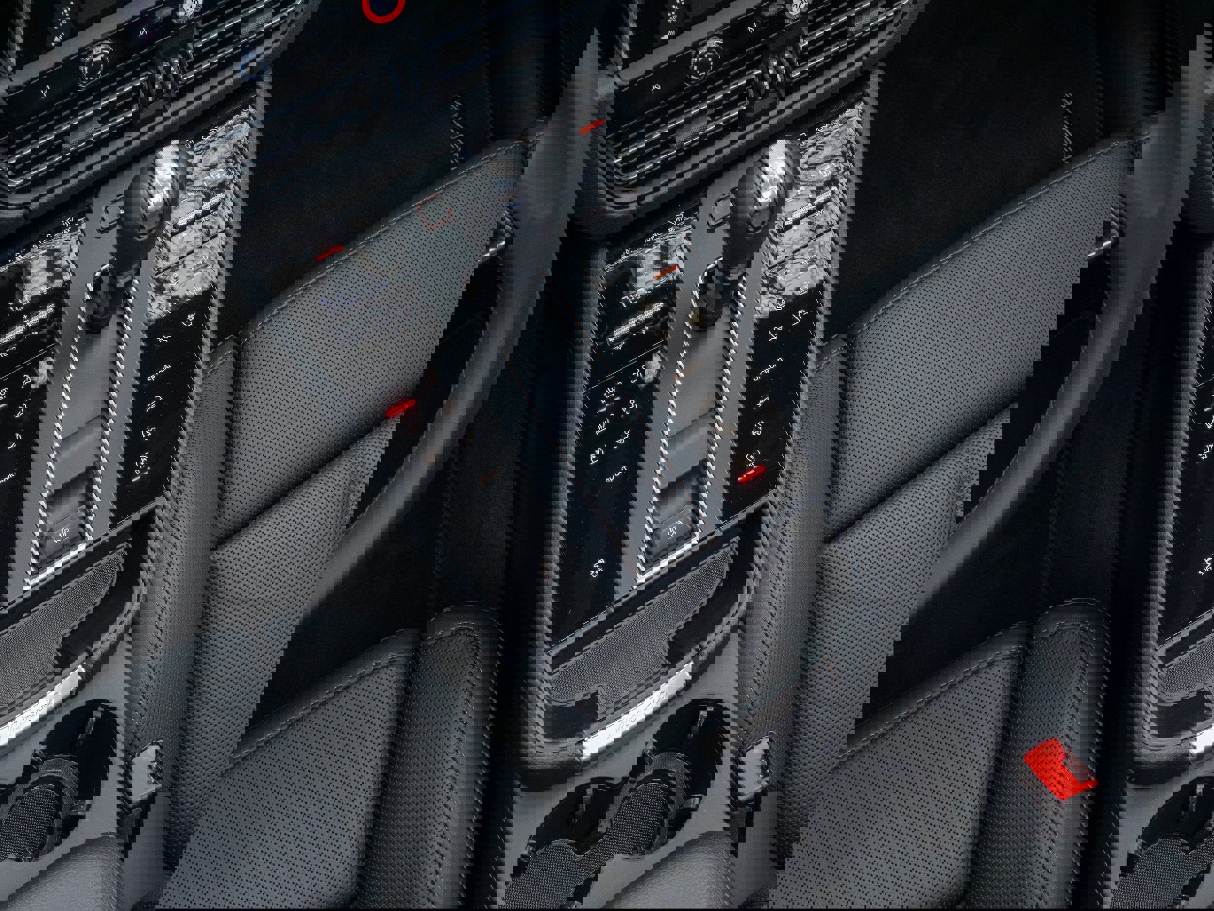 Certified 2025 Porsche Macan image 29