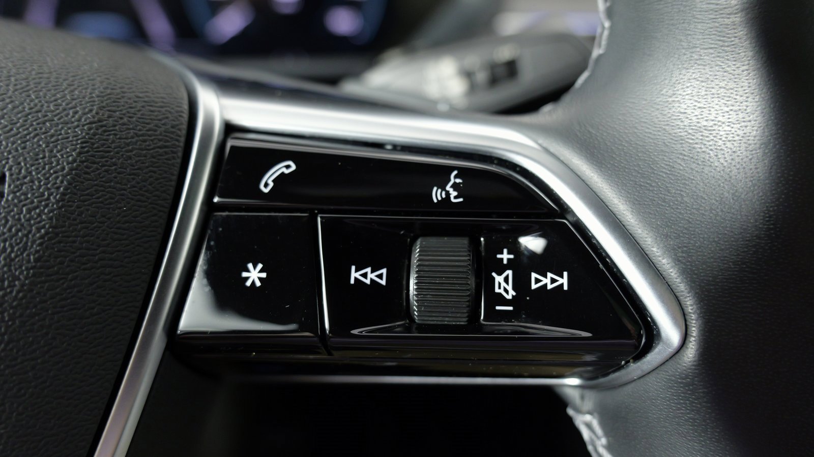 Used 2023 Audi e-tron Prestige w/ Prestige Package image 50