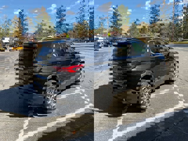 Used 2022 Chevrolet Traverse LT image 7