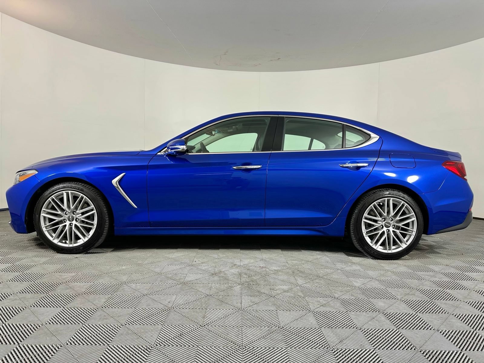 Used 2020 Genesis G70 2.0T w/ Elite Package RWD image 17