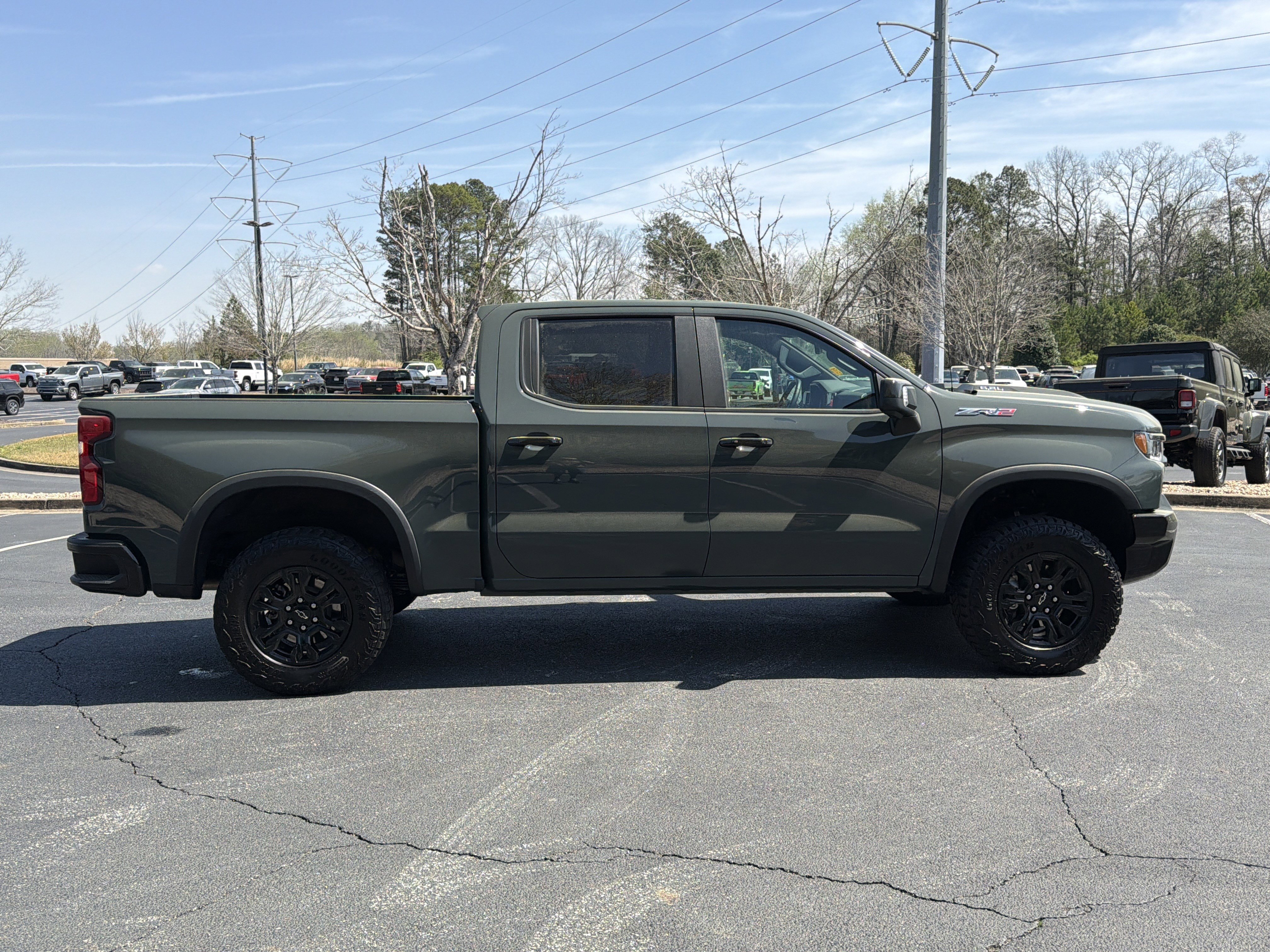 Used 2025 Chevrolet Silverado 1500 ZR2 w/ Technology Package image 4
