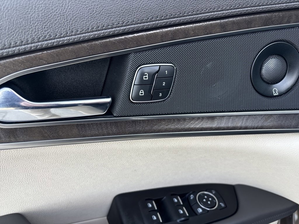 Used 2019 Lincoln Nautilus Reserve image 15