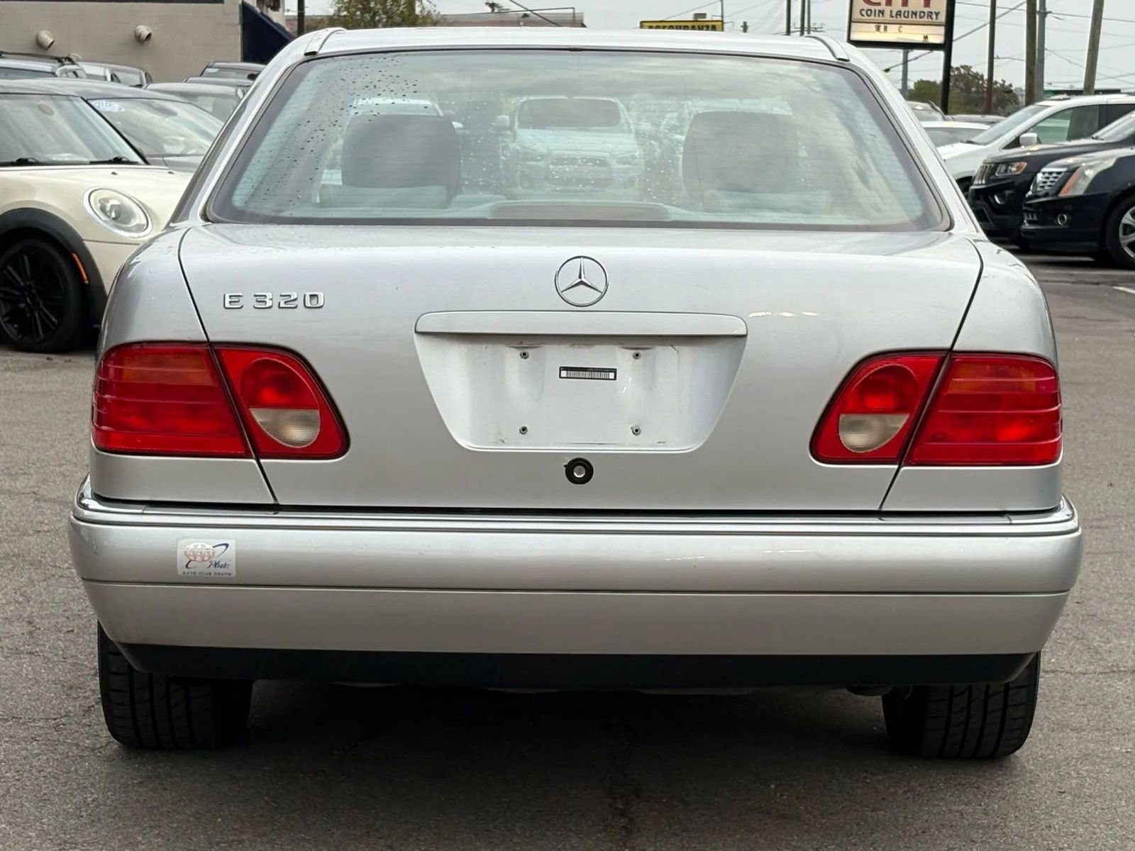 Used 1999 Mercedes-Benz E 320 Sedan image 5