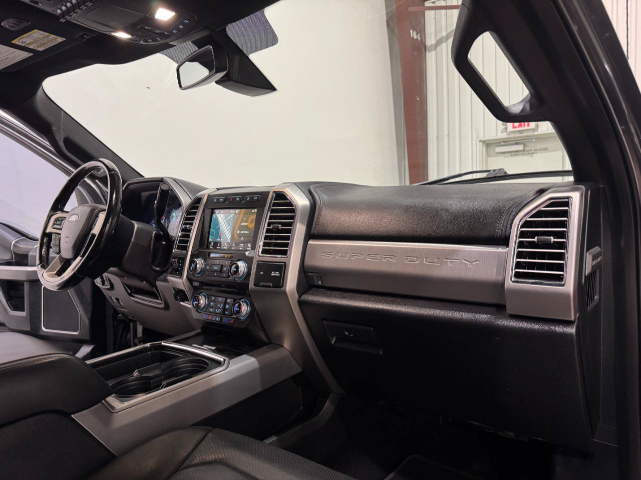 Used 2018 Ford F350 Platinum w/ Platinum Ultimate Package AWD/4WD image 11