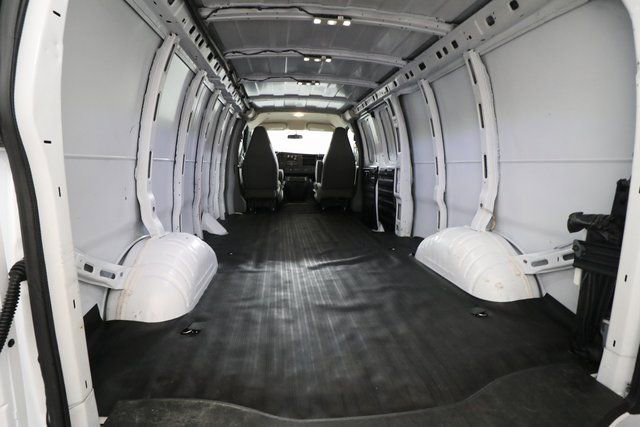 Used 2018 GMC Savana 2500 Extended image 3