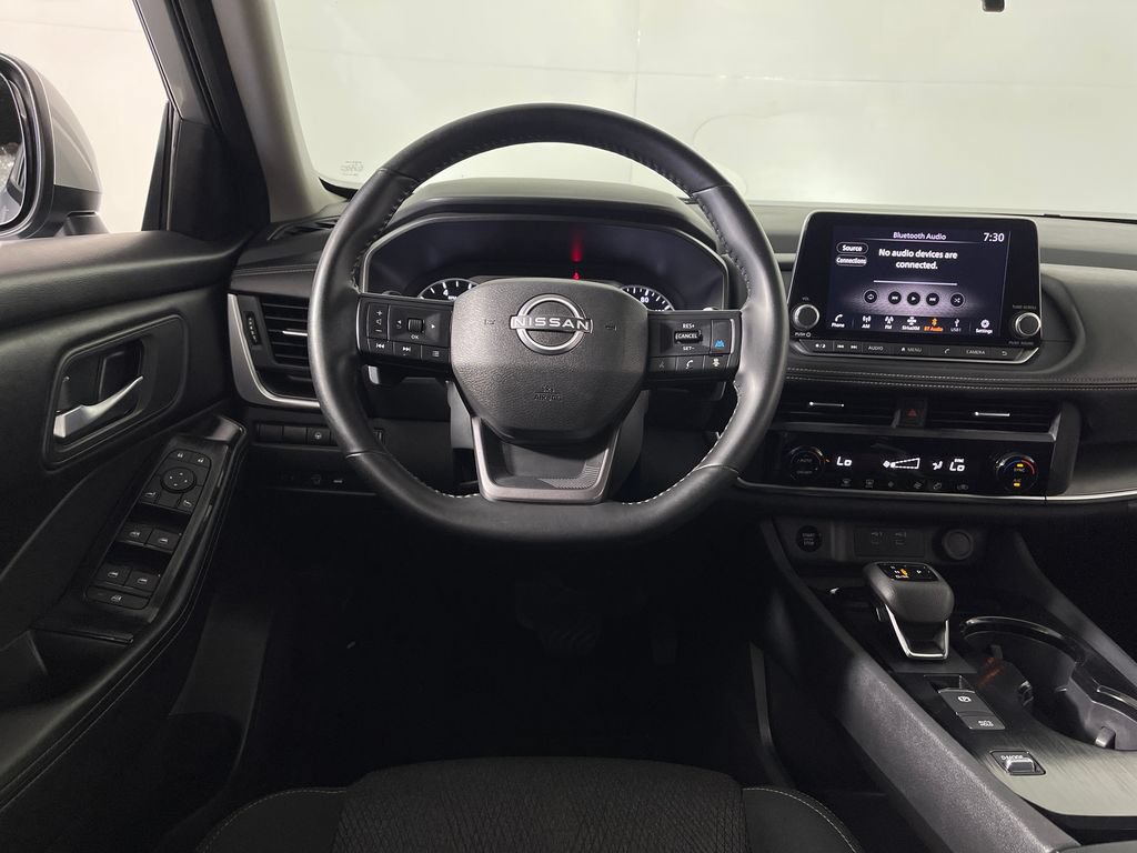 Used 2025 Nissan Rogue SV FWD image 15