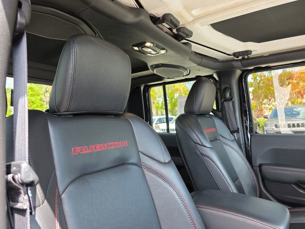 Used 2023 Jeep Gladiator Rubicon w/ LED Lighting Group AWD/4WD image 11
