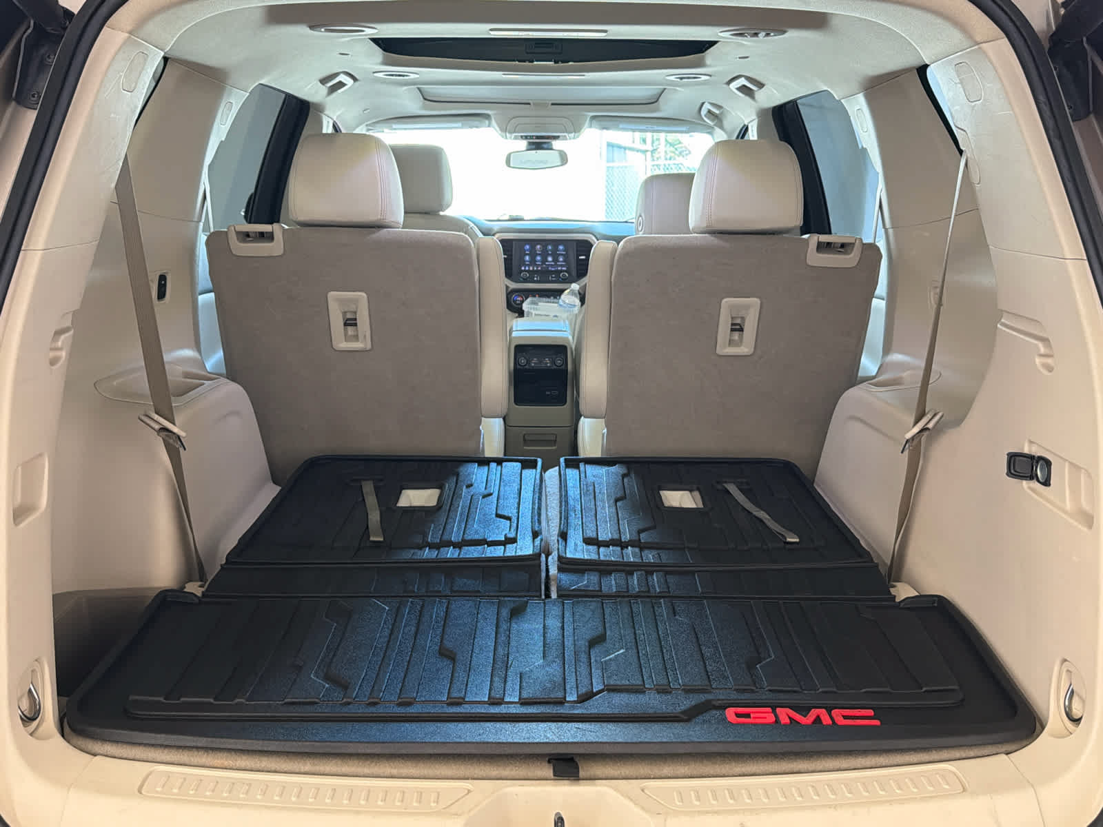 Used 2022 GMC Acadia Denali w/ LPO, Floor Liner Package FWD image 7