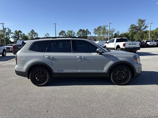 Used 2025 Kia Telluride SX Prestige X-Line AWD/4WD image 2