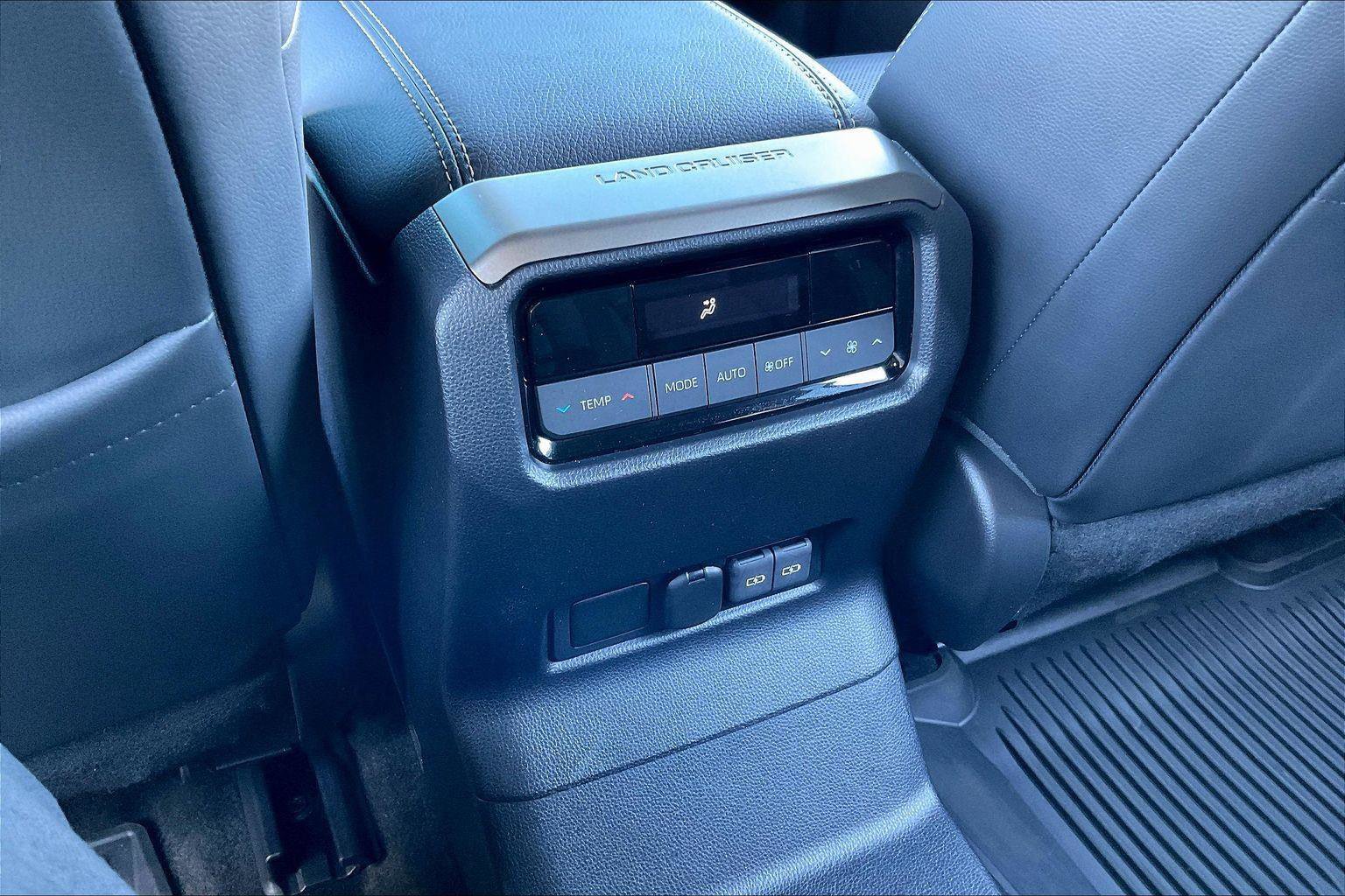 Certified 2024 Toyota Land Cruiser image 31