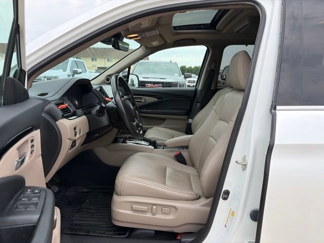 Used 2020 Honda Pilot Touring image 12