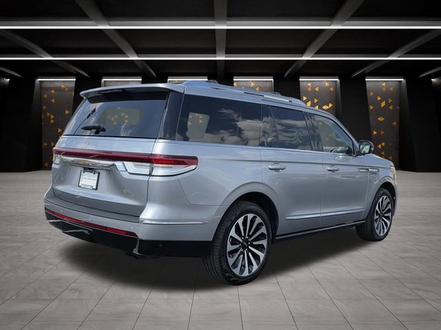 Used 2024 Lincoln Navigator Reserve image 4