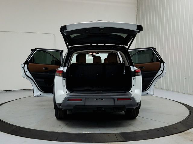 New 2026 Nissan Pathfinder Platinum image 14