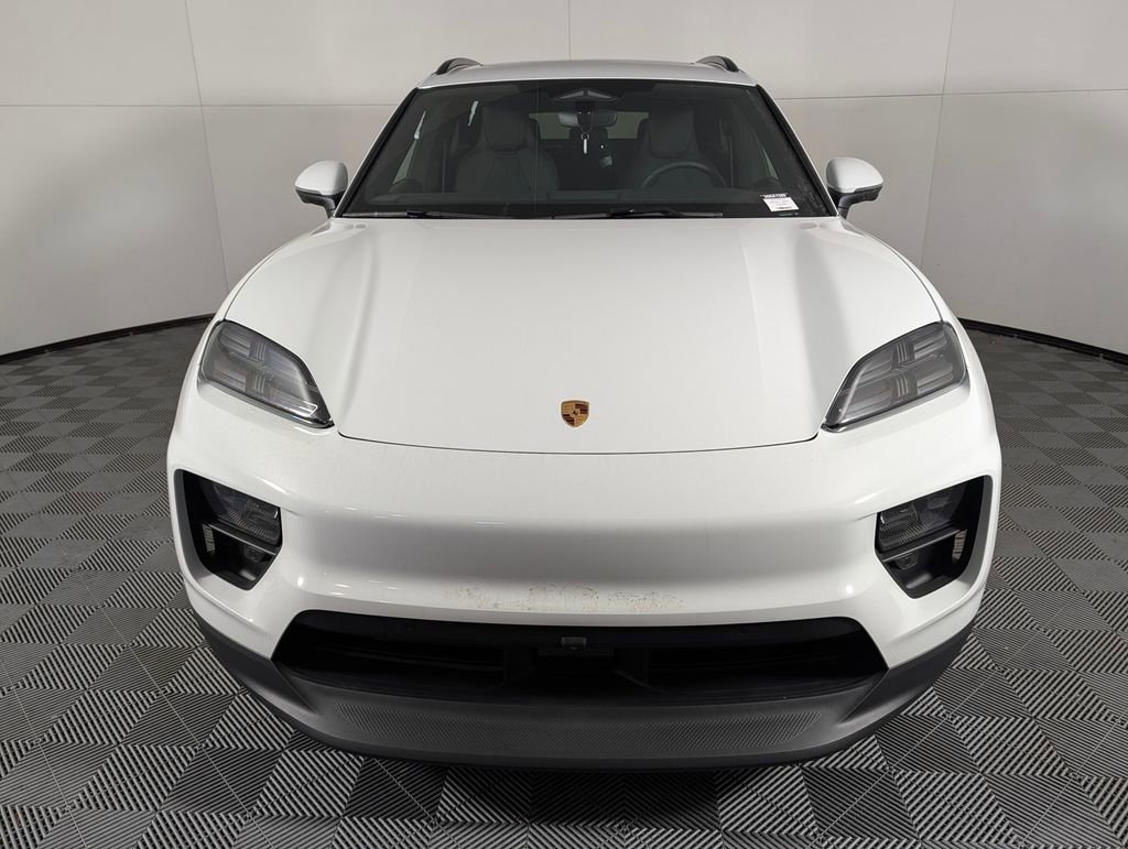 New 2026 Porsche Macan 4 Electric image 10