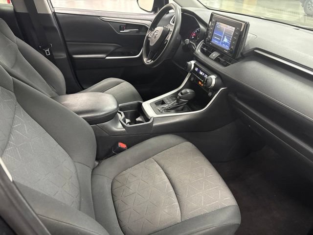 Used 2020 Toyota RAV4 XLE AWD/4WD image 9