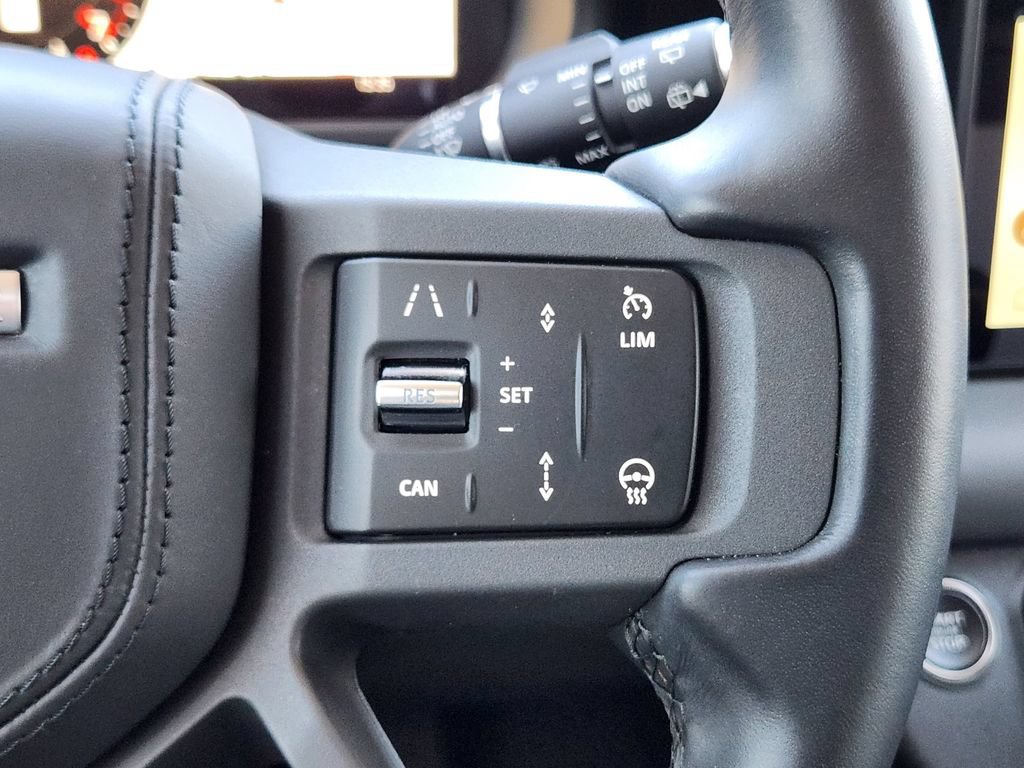 Used 2024 Land Rover Defender 110 X-Dynamic SE AWD/4WD image 29