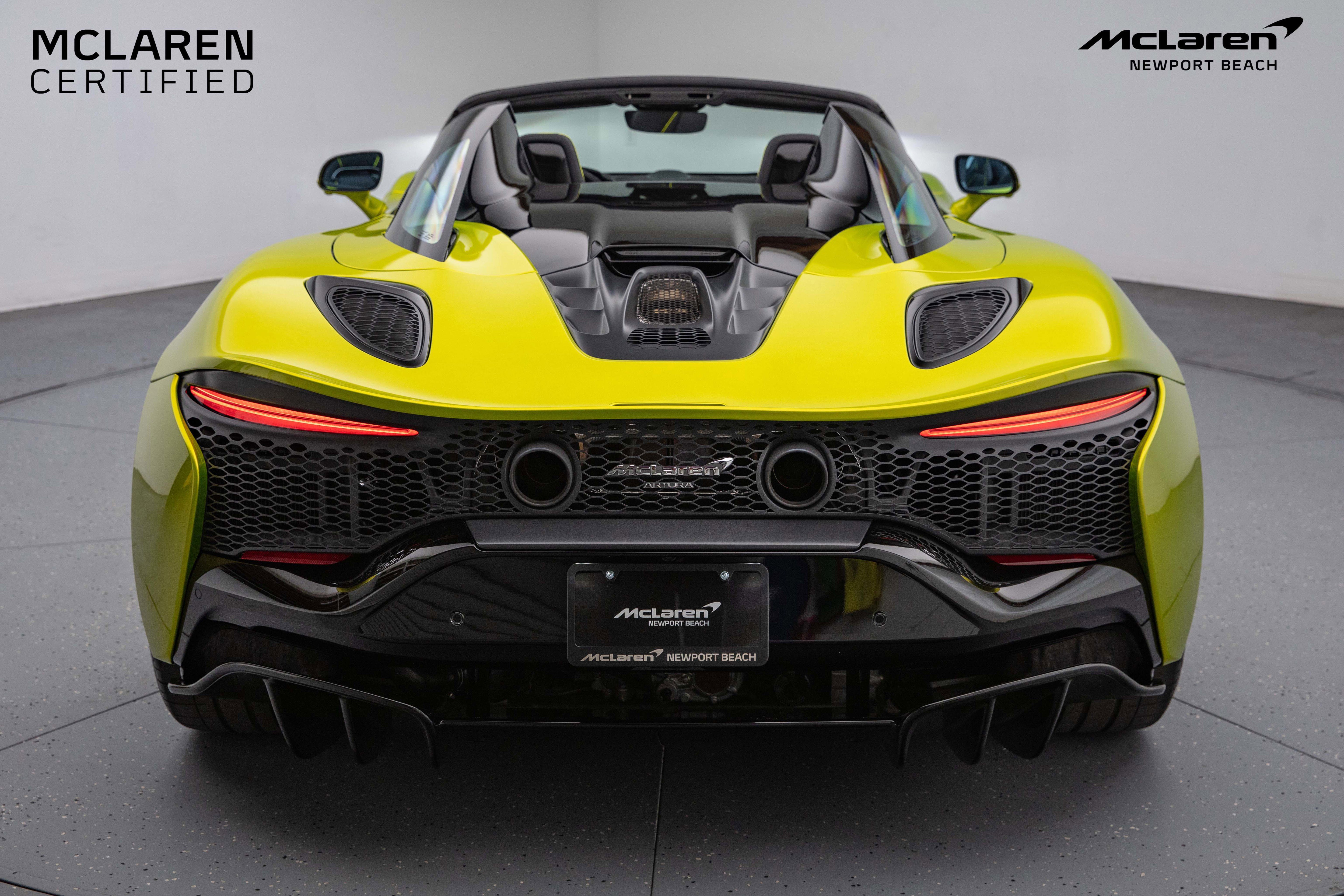 Used 2025 McLaren Artura Spider image 15