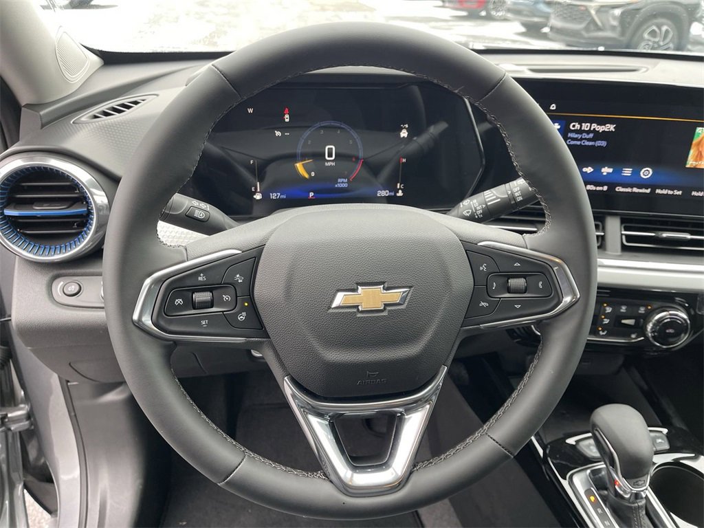 New 2026 Chevrolet Trax LT w/ Sunroof Package image 14