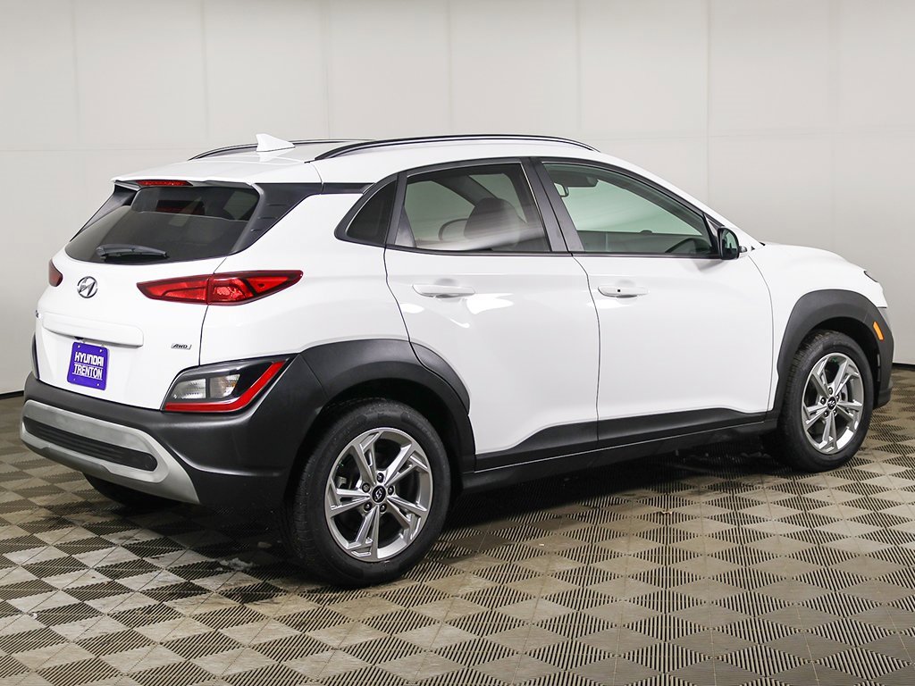 Certified 2022 Hyundai Kona SEL image 9
