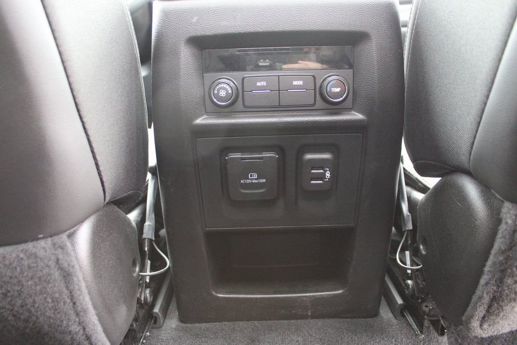 Used 2023 Chevrolet Traverse RS image 44