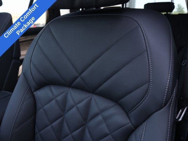 Used 2025 BMW X5 xDrive40i w/ Climate Comfort Package image 10
