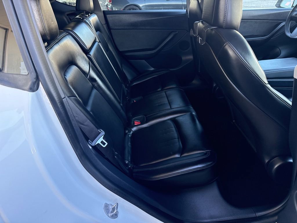 Used 2020 Tesla Model Y Long Range image 25