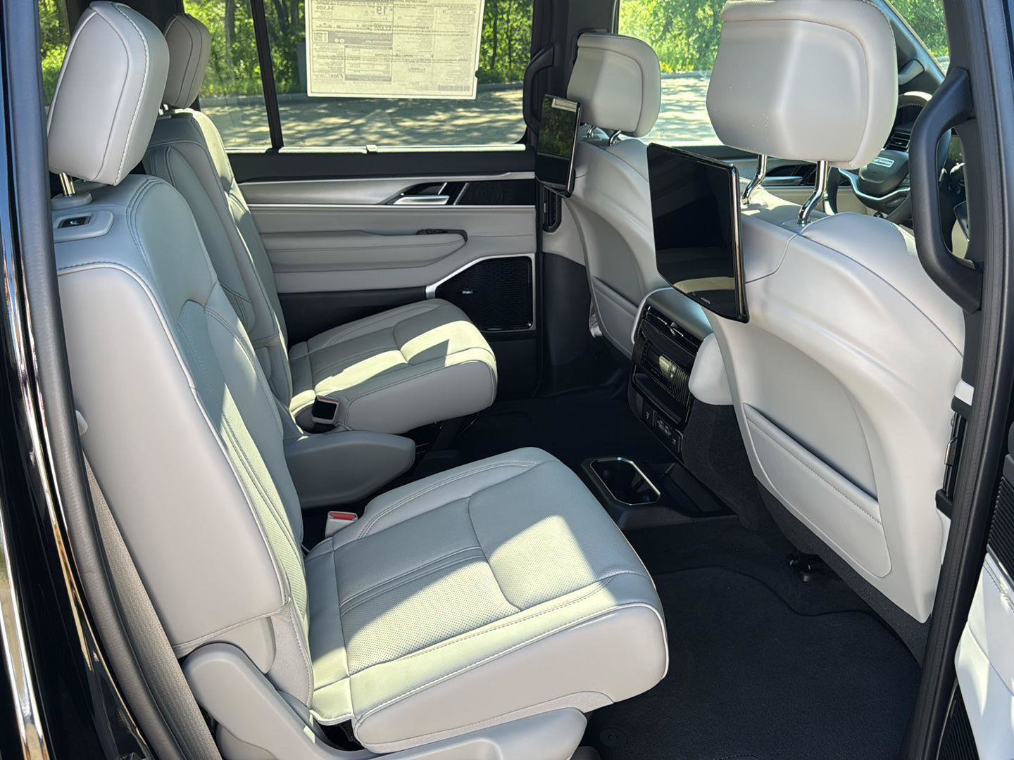 New 2026 Jeep Grand Wagoneer Limited AWD/4WD image 3