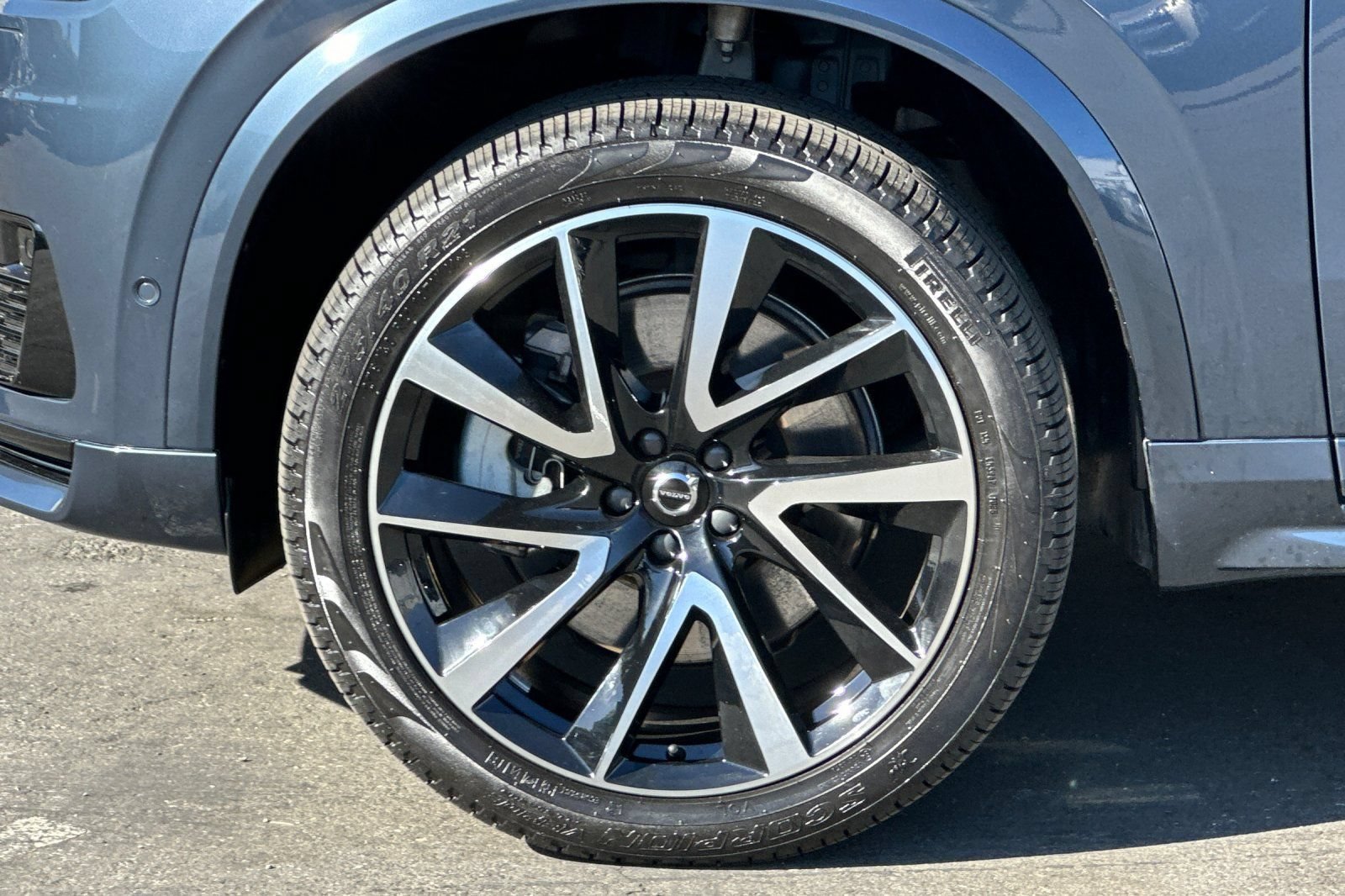 Certified 2023 Volvo XC90 T8 Plus AWD/4WD image 12