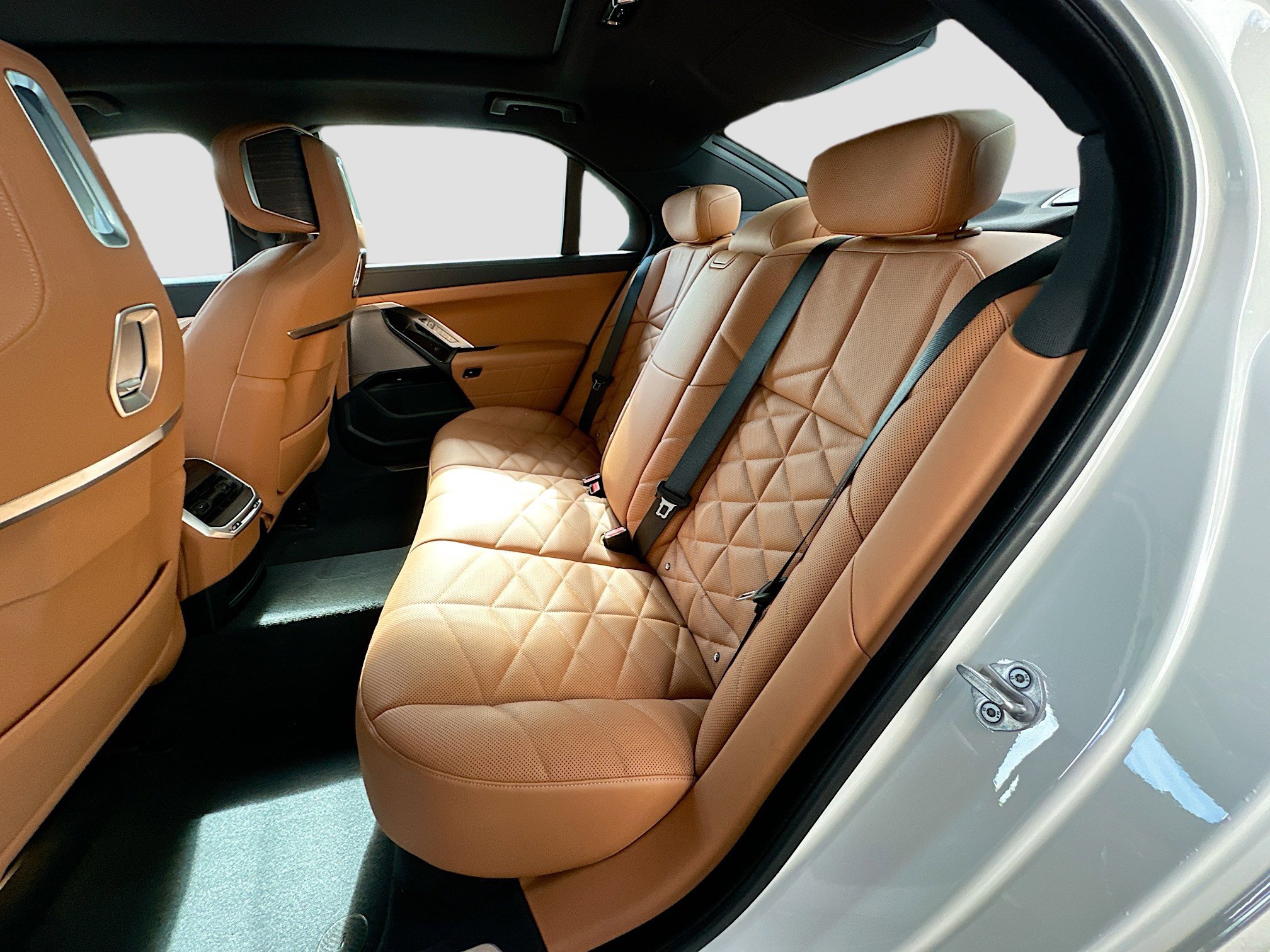 Certified 2023 BMW 740i w/ Parking Assistance Package image 26