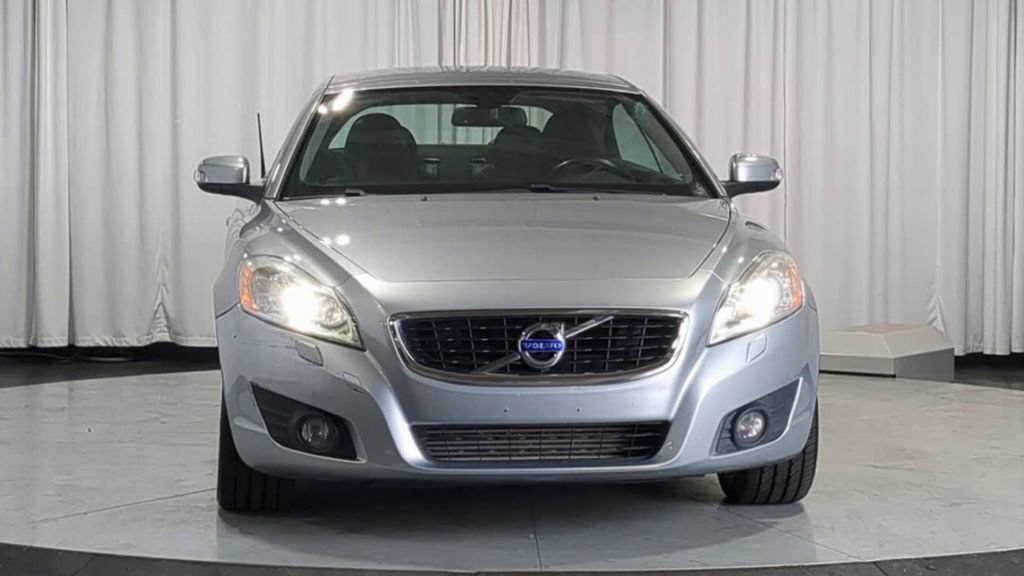 Used 2011 Volvo C70 T5 FWD image 3