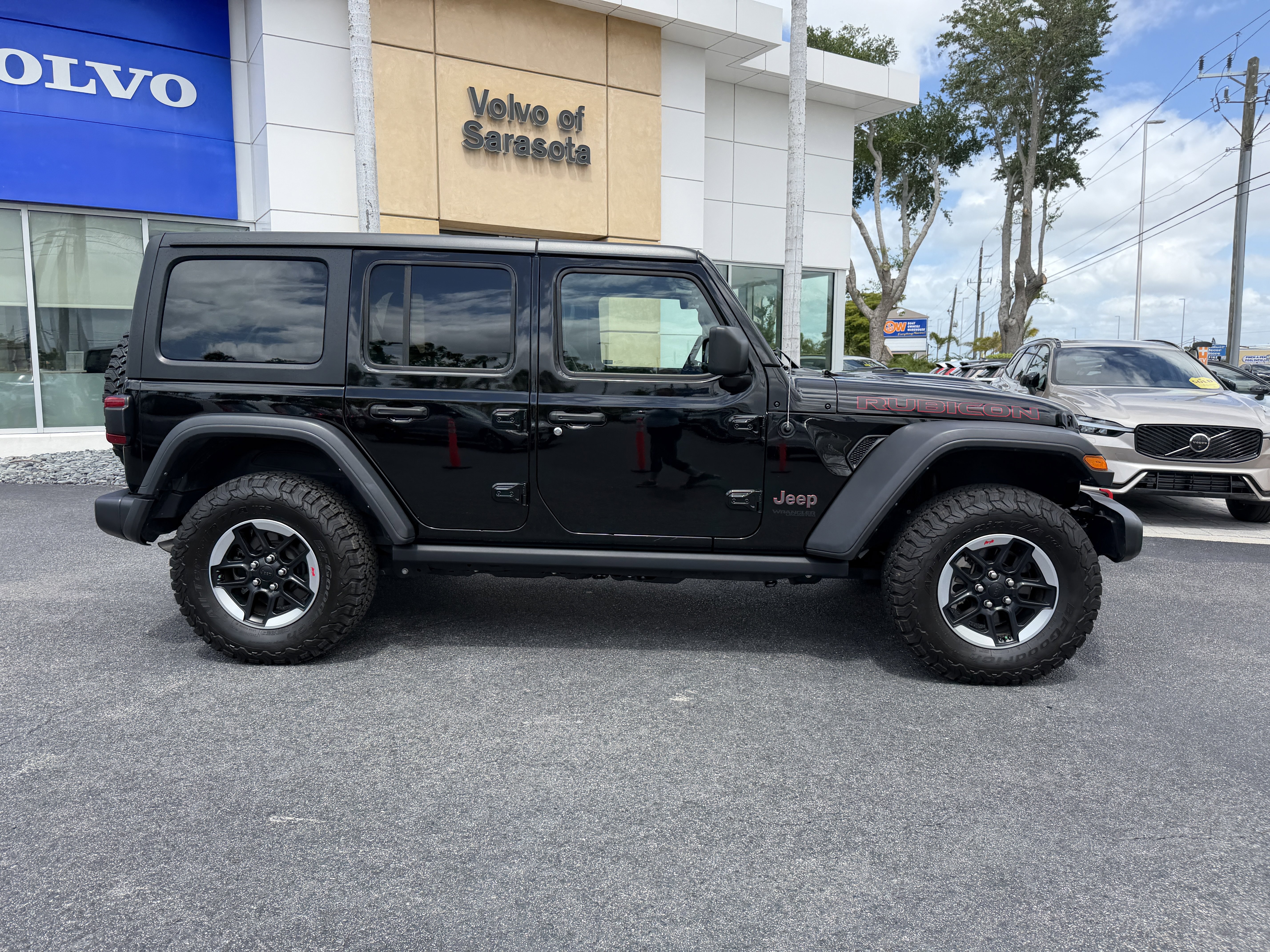 Used 2021 Jeep Wrangler Unlimited Rubicon image 2