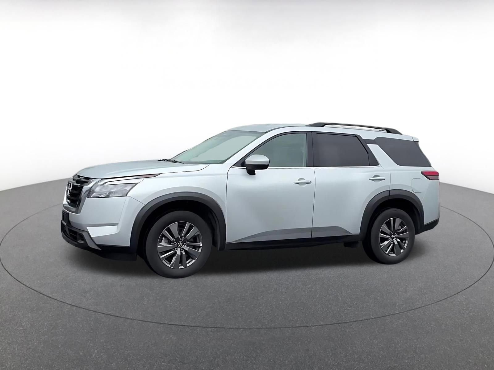 Used 2025 Nissan Pathfinder SV AWD/4WD image 8