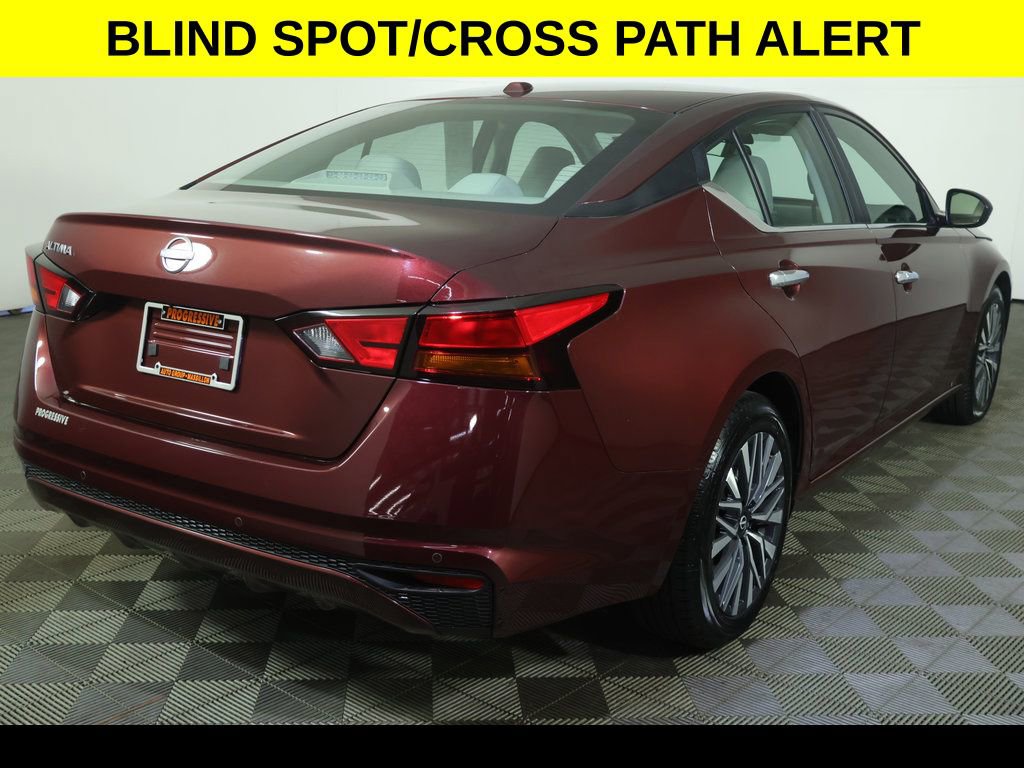 Used 2025 Nissan Altima 2.5 SV image 10