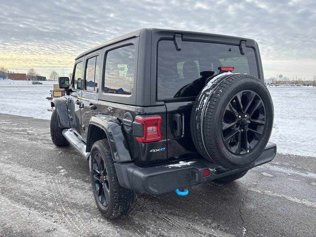 Used 2023 Jeep Wrangler Unlimited Sahara w/ Safety Group image 8