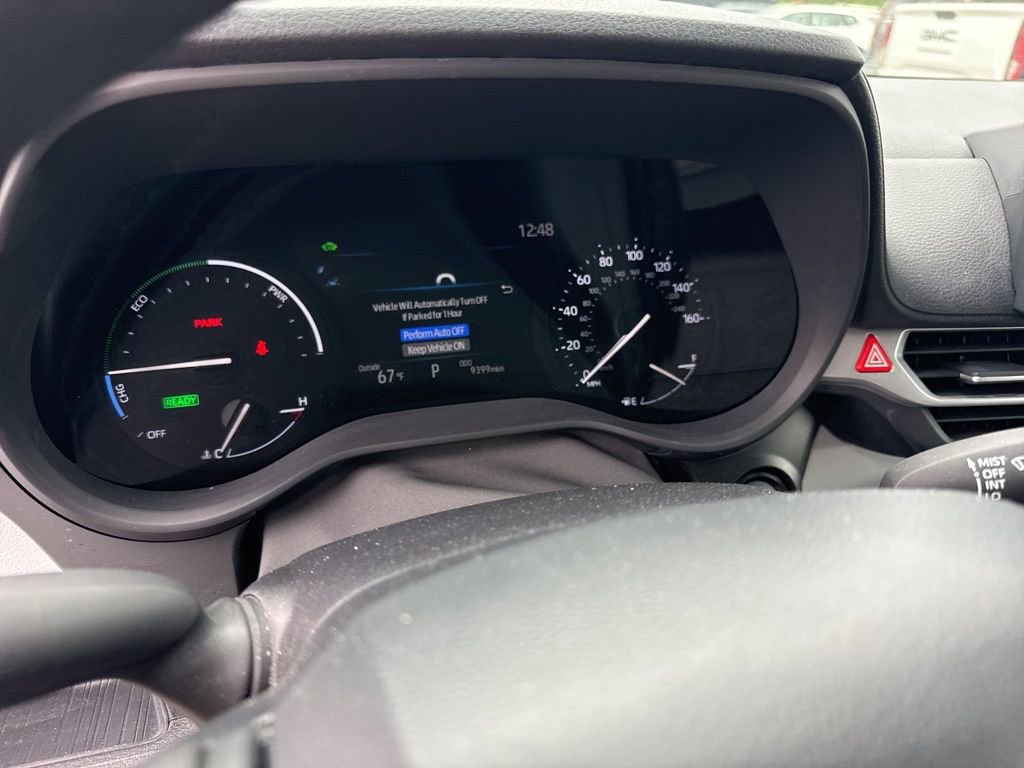 Used 2025 Toyota Sienna LE FWD image 6