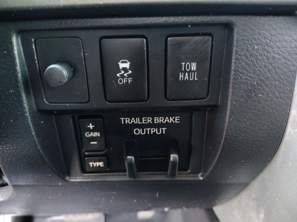 Used 2017 Toyota Tundra SR5 image 10