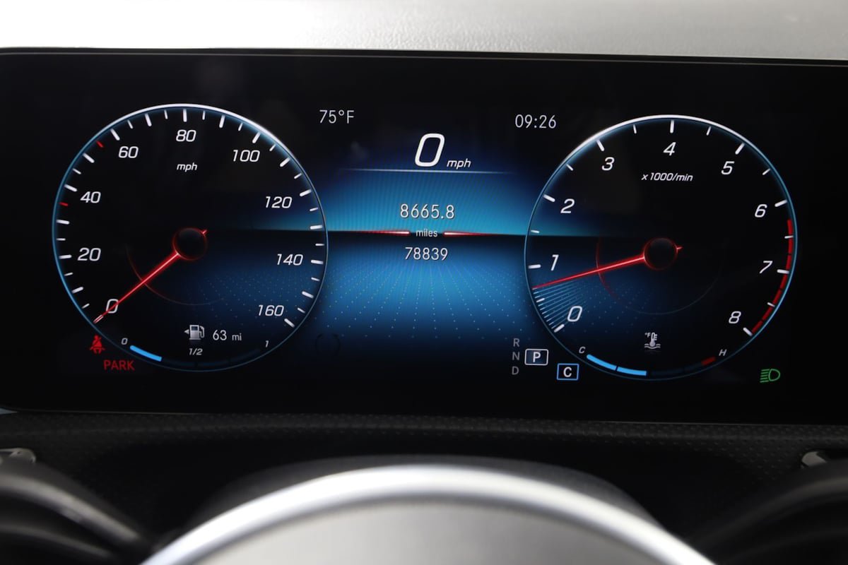 Used 2021 Mercedes-Benz CLA 250 4MATIC w/ Premium Package image 17