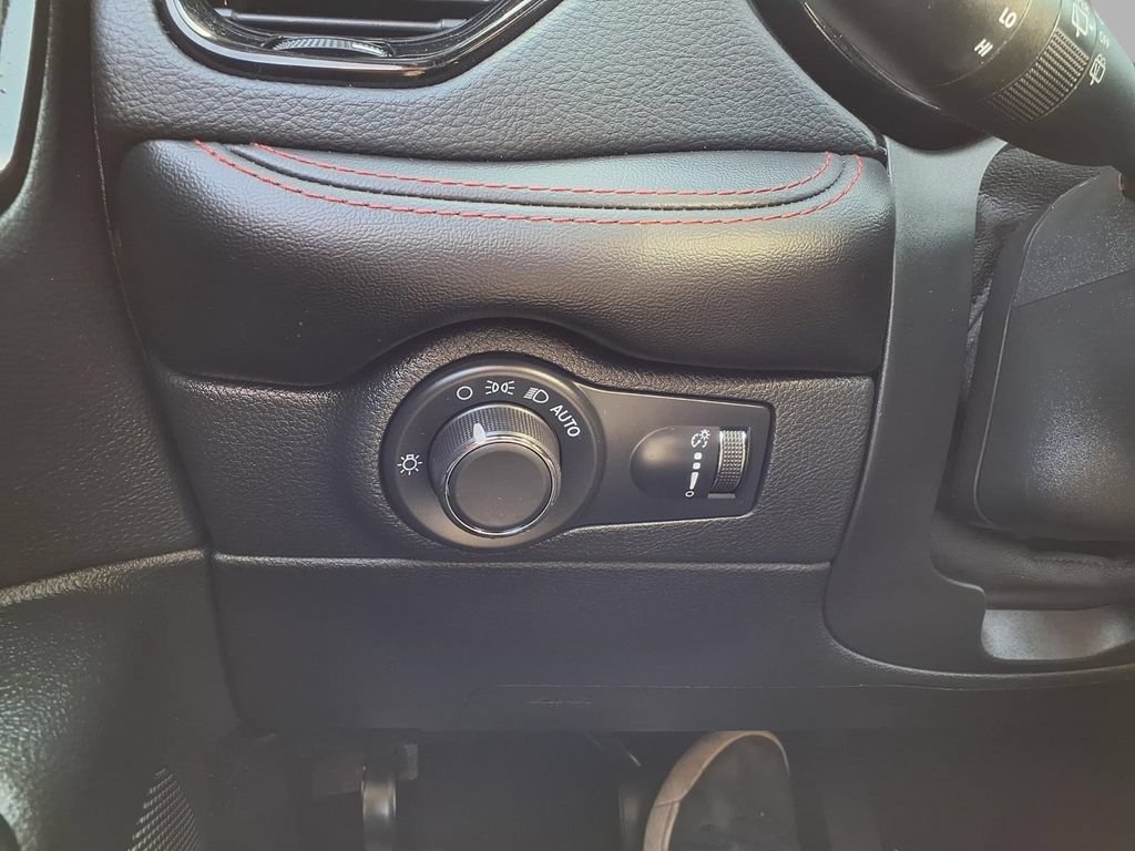 Certified 2025 Dodge Durango GT AWD/4WD image 16