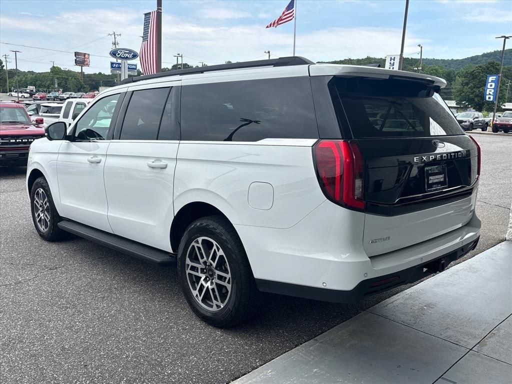 Used 2025 Ford Expedition Max Active AWD/4WD image 2
