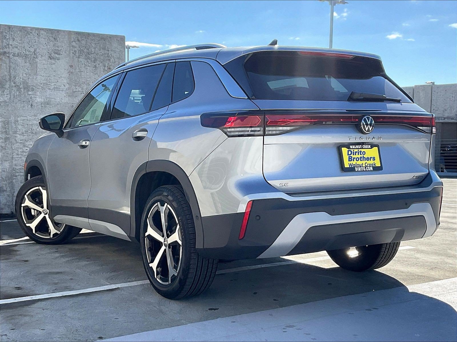 New 2026 Volkswagen Tiguan SE AWD/4WD image 2