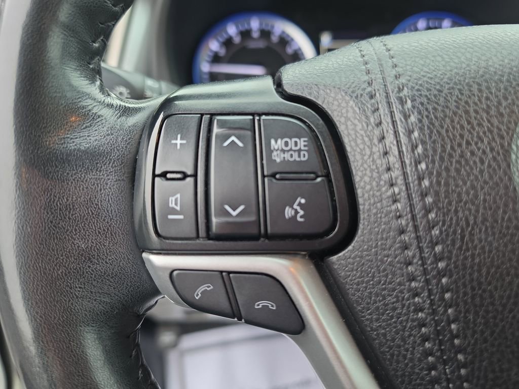 Used 2019 Toyota Highlander Limited Platinum AWD/4WD image 23