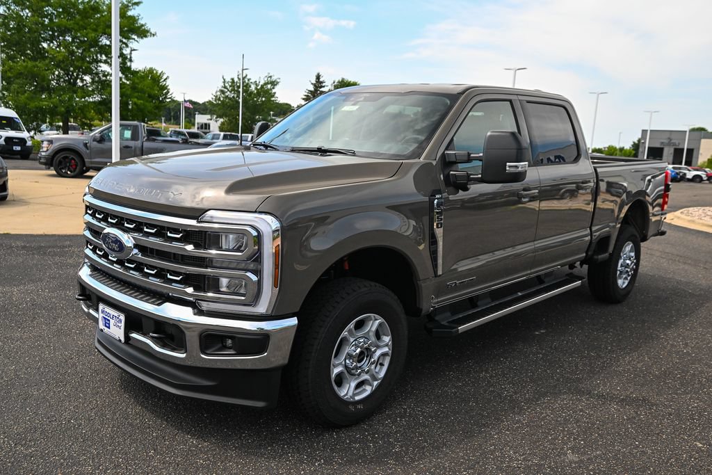New 2026 Ford F350 XLT w/ XLT Premium Package AWD/4WD image 9