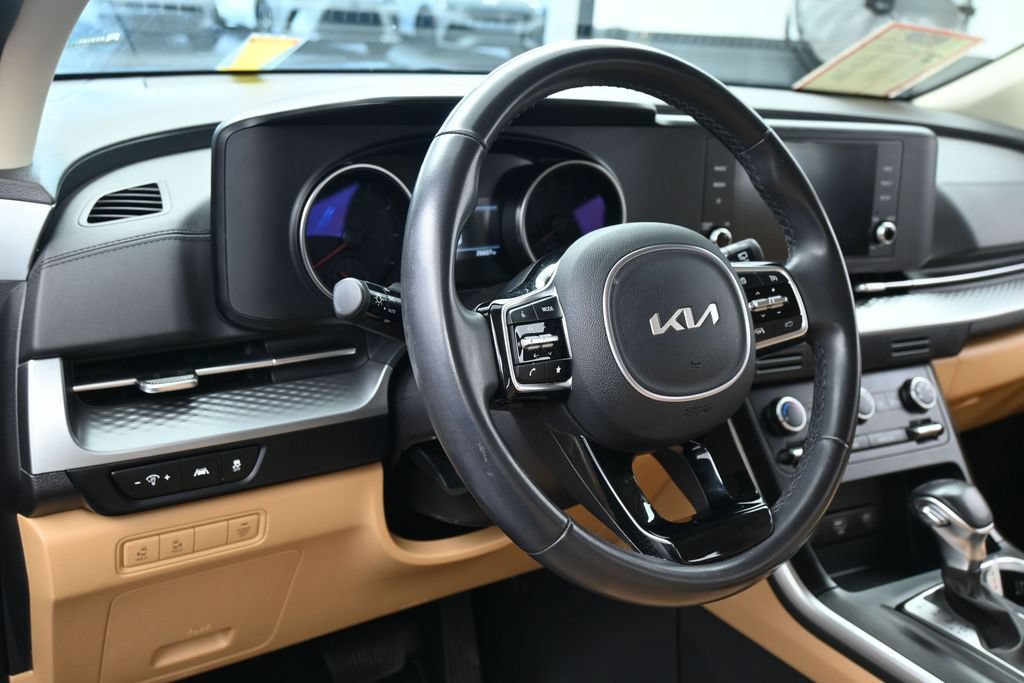 Used 2024 Kia Carnival LX FWD image 15