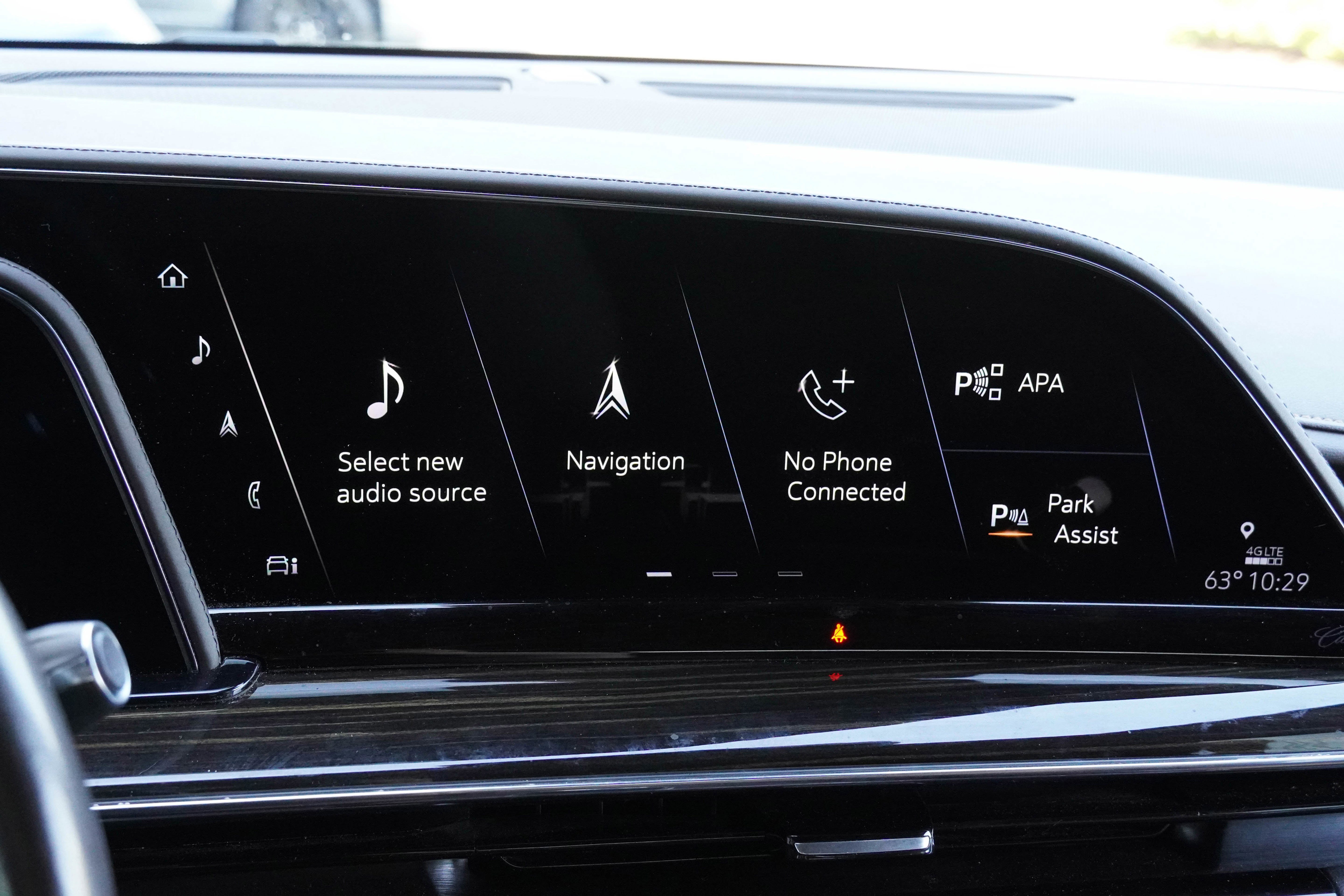 Used 2021 Cadillac Escalade Premium Luxury w/ LPO, Radiant Package AWD/4WD image 24