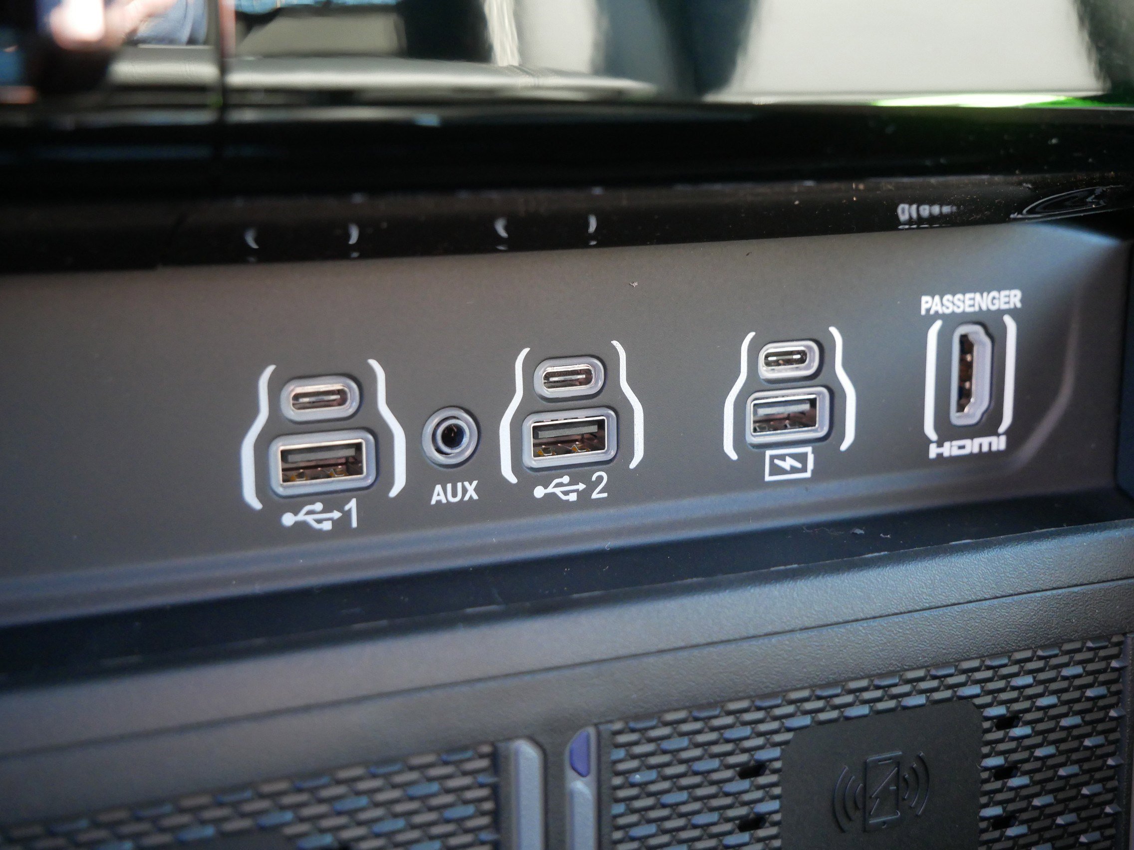 New 2026 RAM 1500 Laramie AWD/4WD image 13